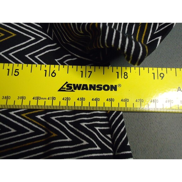 LuLaRoe Simply Comfortable W/Chest Pocket Black/Gold/White Zig Zag Size Small - Picture 6 of 9